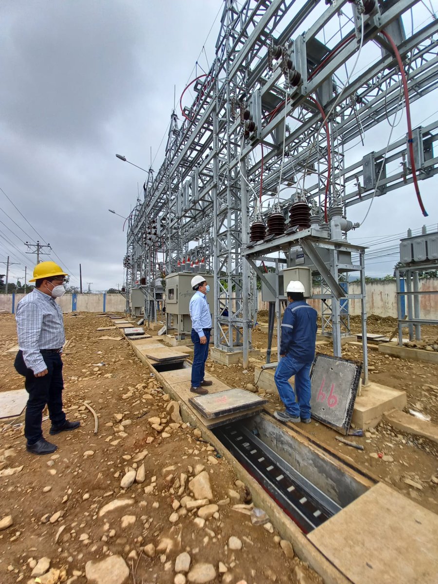 servicioscnelep's tweet photo. Administrador de #ElOro inspecciona avance de obra (70%) para repotenciar la subestación Pagua del cantón El Guabo, la cual beneficiará a cerca de 30.000 habitantes de la parroquia Tenguel y al cantón Camilo Ponce Enríquez.

#JuntosLoLogramos https://t.co/ZFBMMBeEyE