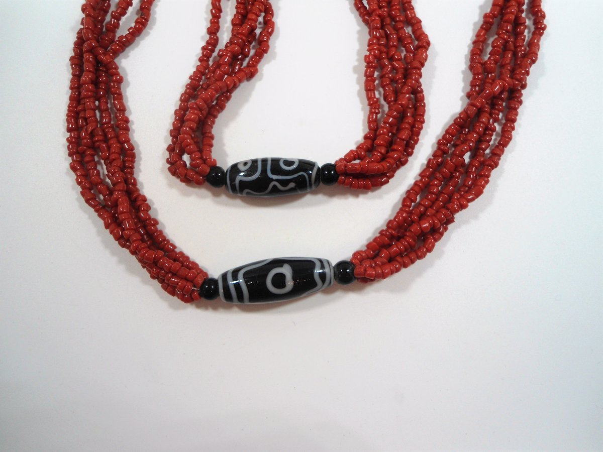 ClarasJewelry's tweet photo. Ethnic Tribal Style Red Glass Beaded Torsade Necklace Black White Glass Beaded Accents
#rubylane #vintage #retro #jewelry #necklace #torsade #beaded #ethnic #tribal #statementjewelry
https://t.co/OHBu1JSRw5 https://t.co/fs9dIZ5fbc