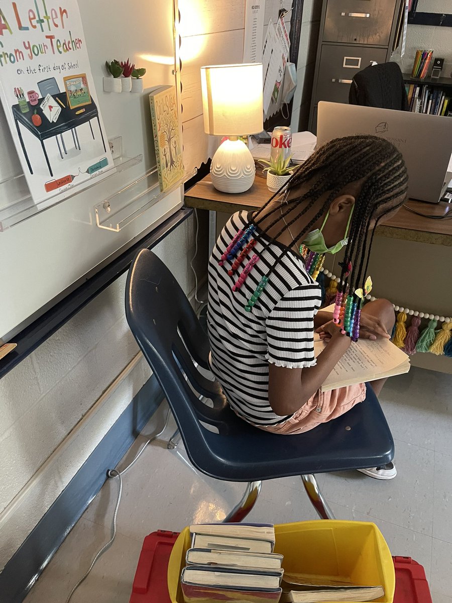 Miss_Hirth's tweet photo. “Reading is dreaming with our eyes open” ❤️ https://t.co/QE2VqaDCUn