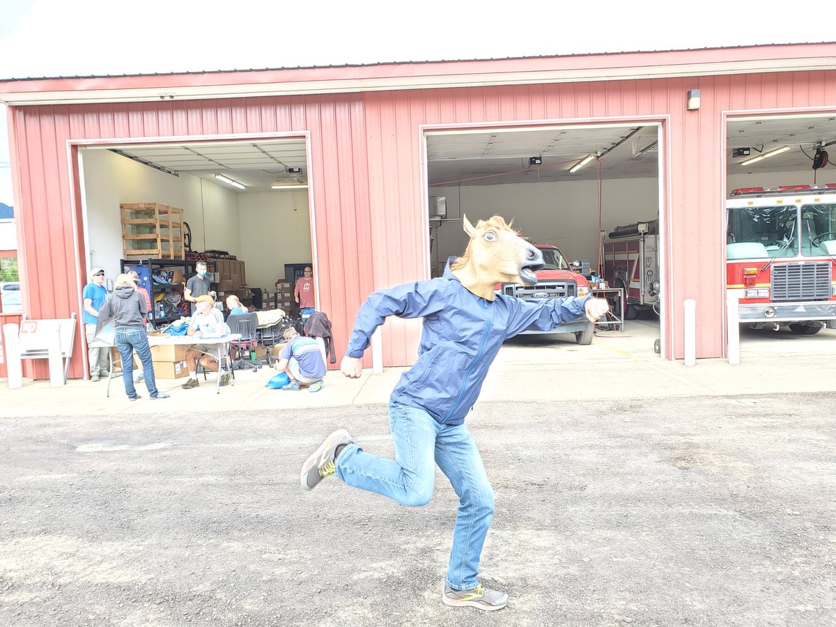 runacceptable's tweet image. At registration for @cascadecrest100 #cascadecrest100 !!