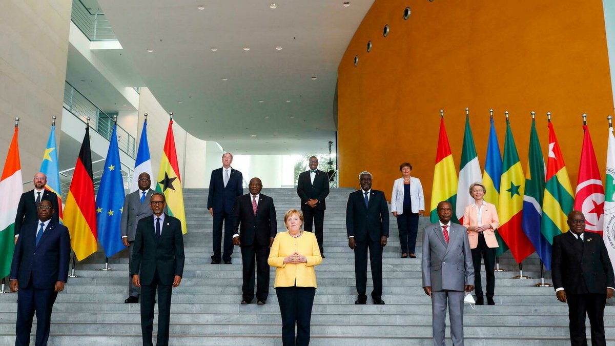 RFI's tweet photo. Le plaidoyer pour la vaccination de Merkel lors de ses adieux à l'Afrique https://t.co/Bowl1fMhN6 https://t.co/erlbJVtzKY