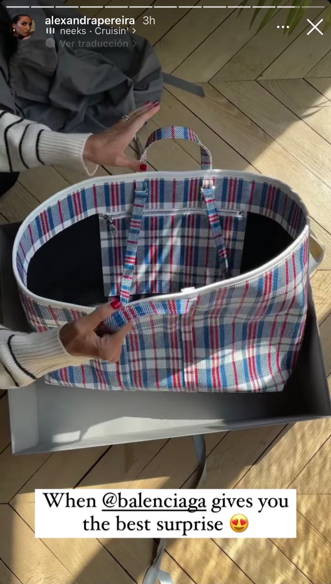 Desahogada's tweet photo. La apropiación cultural de bolsa de rafia de un euro??? https://t.co/73FsiCzGsi