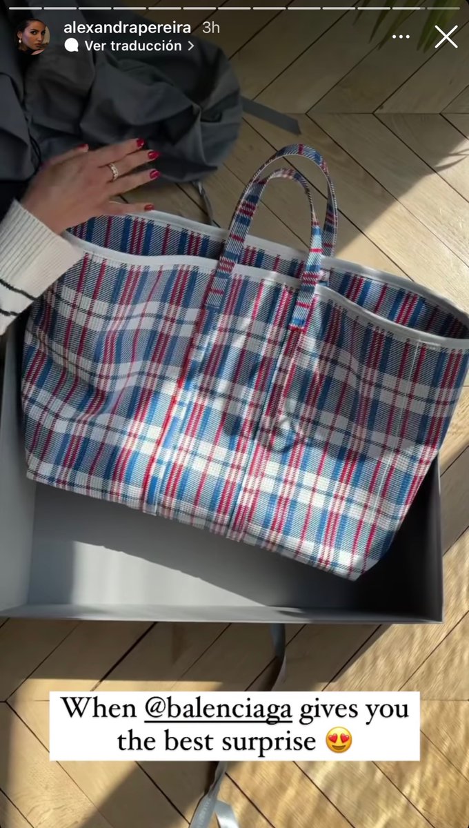 Desahogada's tweet photo. La apropiación cultural de bolsa de rafia de un euro??? https://t.co/73FsiCzGsi