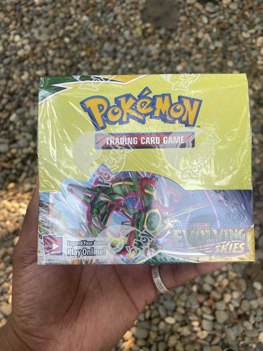 🔥Giveaway Time🔥

For a chance to win this Evolving Skies Booster Box all you gotta do is:

✔️Like &amp; RT this
✔️Be Following 
✔️Take some time out for yourself everyday, whatever that looks like for you (Send proof &amp; its block time)

Pick a winner next Friday. Hasta Viernes