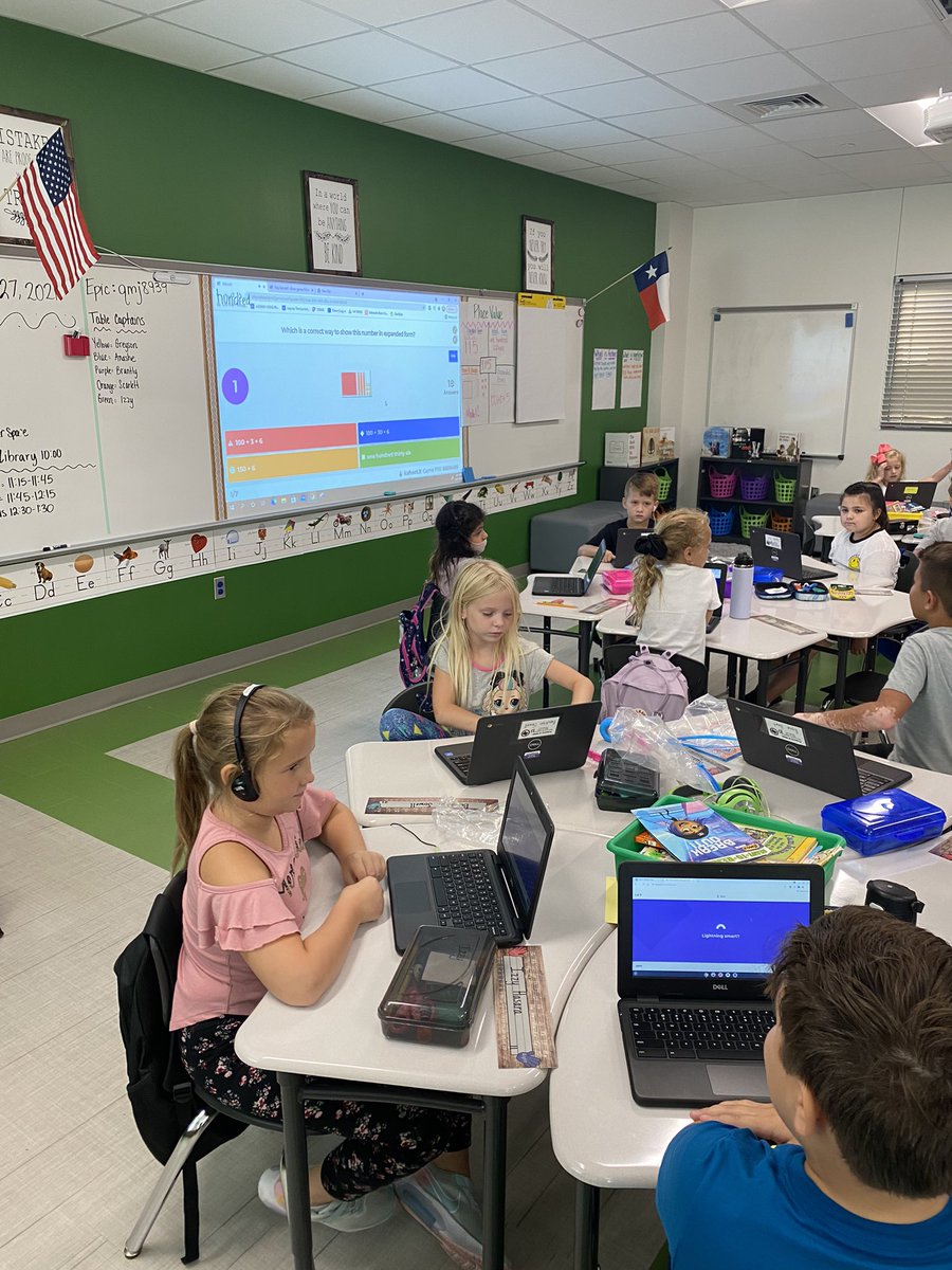 nestor2nd's tweet photo. Place Value review with @GetKahoot  today!! These kids LOVE math! 💜 #WISDLagway #2ndGrade https://t.co/mSe16cjFBs