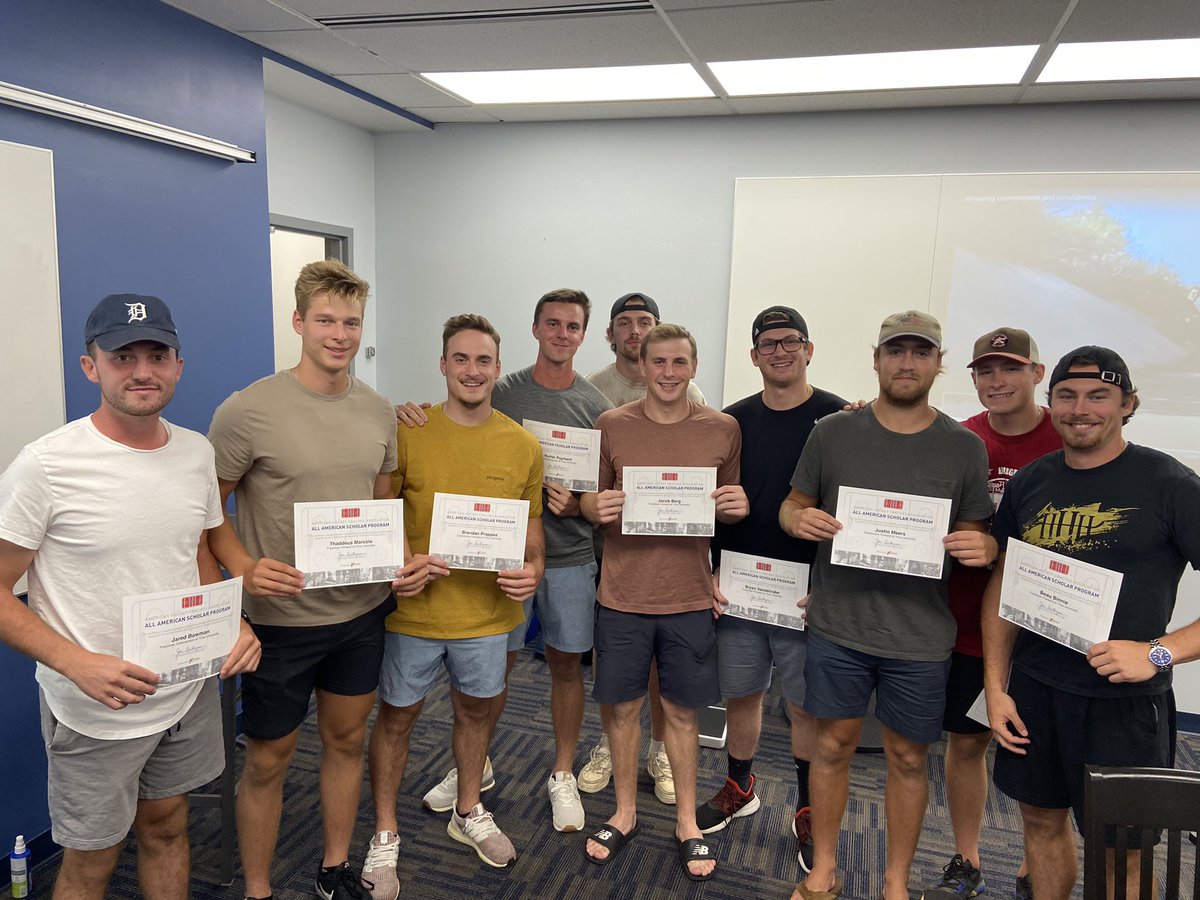 Trine Men's Hockey tweet media