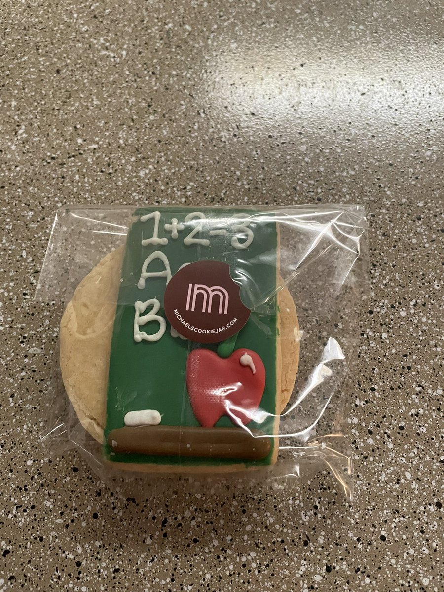MsWagner14's tweet photo. These kids already know the way to my heart. They are the sweetest. https://t.co/ElFSpVkF9j
