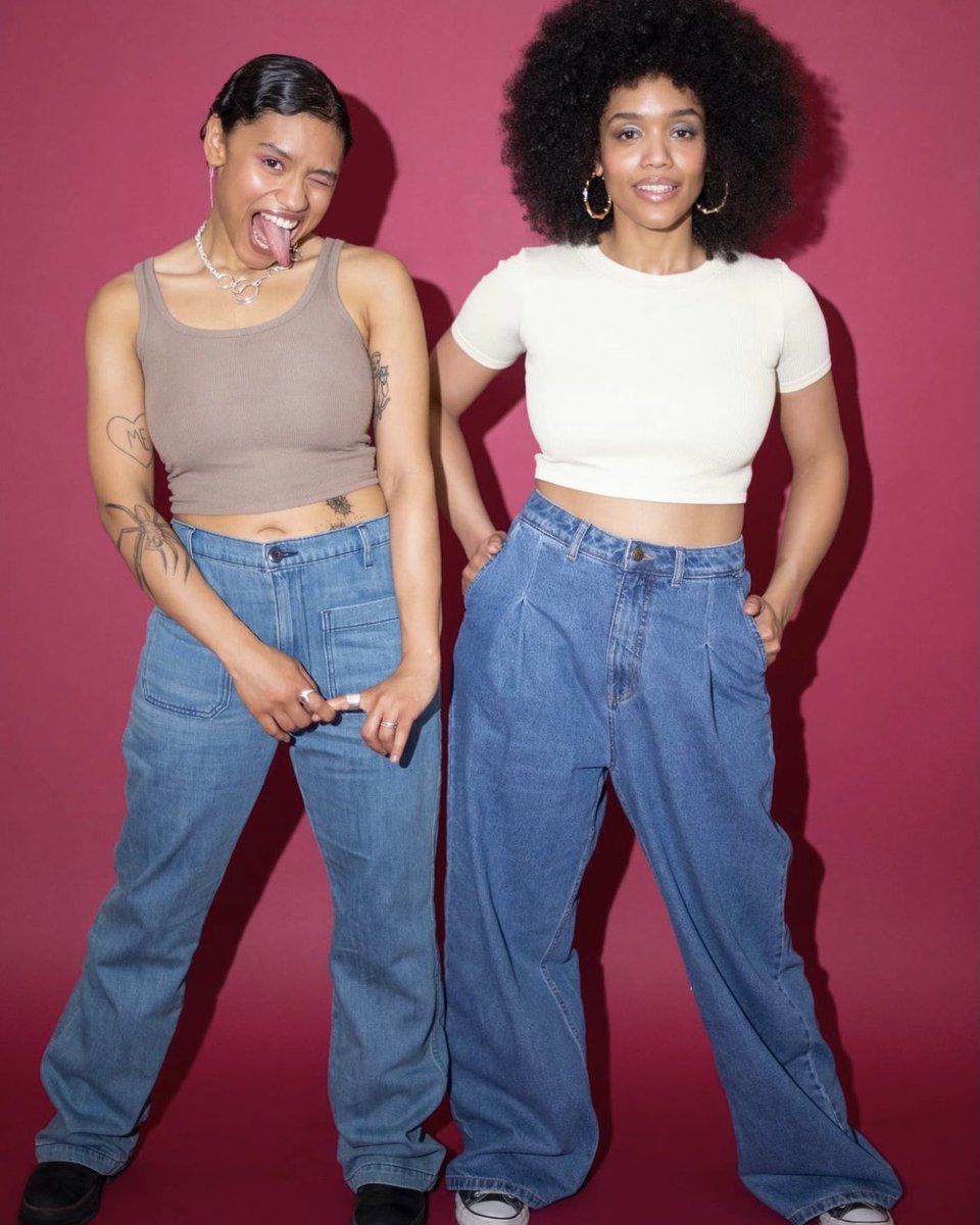 imanigold's tweet photo. @cockroach_grl connected with @Guitargoddess21 to to discuss how she started exploring visual production, her evolving processes as a guitarist, and the importance of creating spaces for marginalized artists.

Thanks for having us Guitar Girl Magazine. 🖤 https://t.co/1estozu3lW
