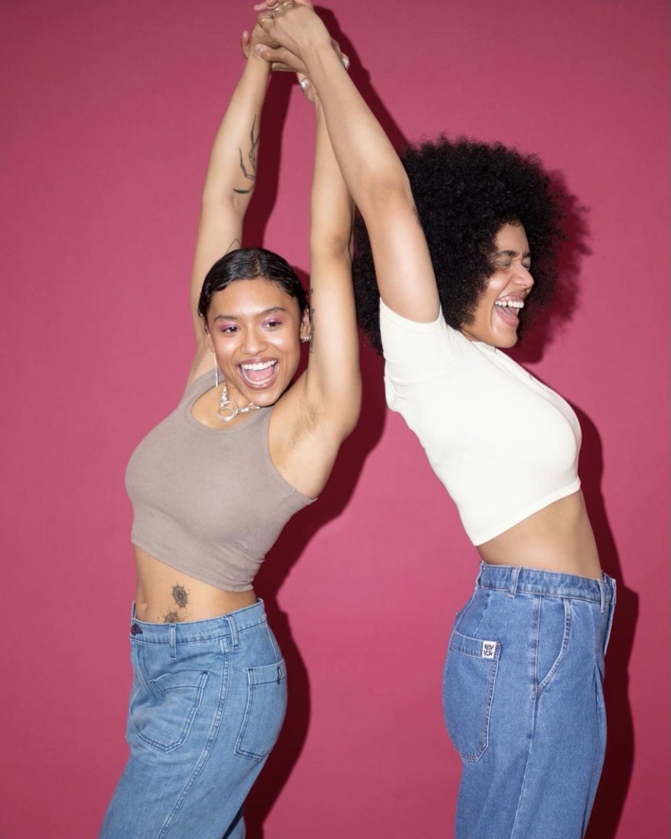 imanigold's tweet photo. @cockroach_grl connected with @Guitargoddess21 to to discuss how she started exploring visual production, her evolving processes as a guitarist, and the importance of creating spaces for marginalized artists.

Thanks for having us Guitar Girl Magazine. 🖤 https://t.co/1estozu3lW
