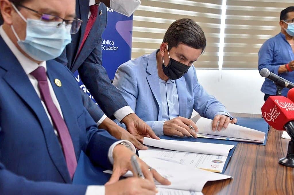 La Universidad @upsalesiana y CTE, firmaron un Convenio Interinstitucional, con el fin de establecer procesos de investigación aplicada, vinculación con la colectividad y transferencia de tecnología durante la formación de los nuevos Agentes Civiles y Vigilantes de tránsito.