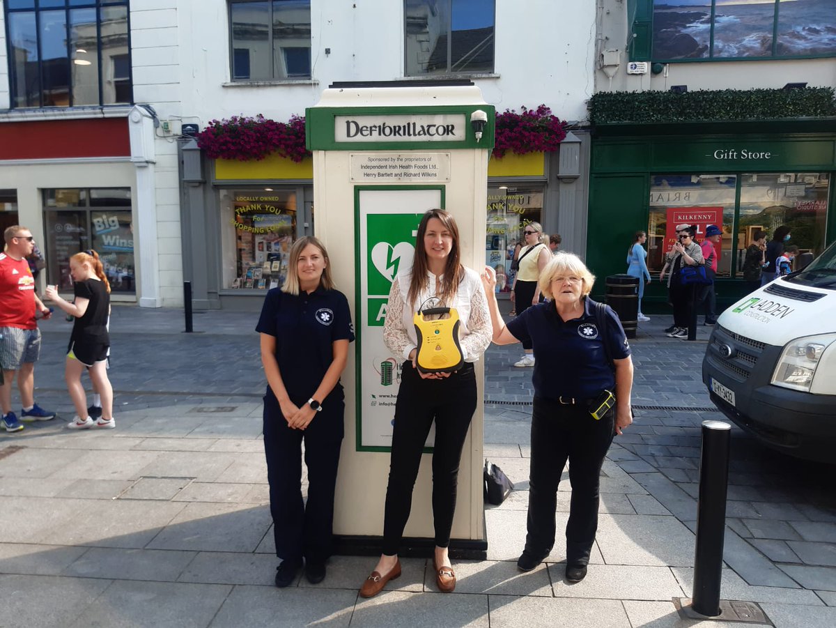Jon_Community's tweet image. A campaign has been launched this week by @Killarney_CFR to highlight the locations of their 16 public access AEDs. Run in conjunction with the Michael Linehan Killarney Heartsafe group, the team are pushing the simple #cpr message - Check, Call, Compress #phecc and get an AED