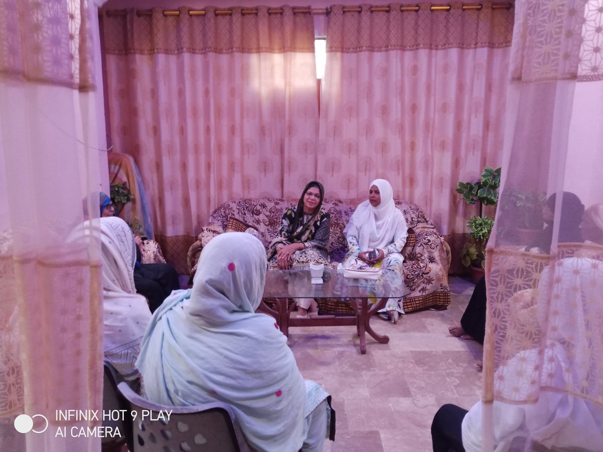 MQMBaldiaTown1's tweet photo. Today #Sanator Khalida attib Baji and COC Member Rakhshinda jabeen Baji addressing to Baldia Town Ladies wing at my home about #WomenConvention2021 MQM Pakistan.
@MediaCellMQM @MQMSMTeam
@ZahidMansori
#mqmladieswing https://t.co/TW2UenpaJf