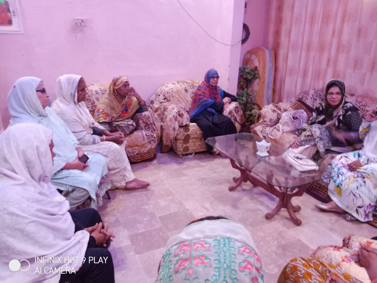 MQMBaldiaTown1's tweet photo. Today #Sanator Khalida attib Baji and COC Member Rakhshinda jabeen Baji addressing to Baldia Town Ladies wing at my home about #WomenConvention2021 MQM Pakistan.
@MediaCellMQM @MQMSMTeam
@ZahidMansori
#mqmladieswing https://t.co/TW2UenpaJf