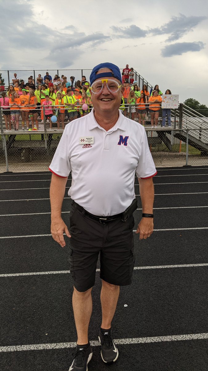AwesomeArties's tweet image. Principal Bowlen is pumped up for tonight&apos;s game with our Red and Blue Crew! @ArtesianNation
