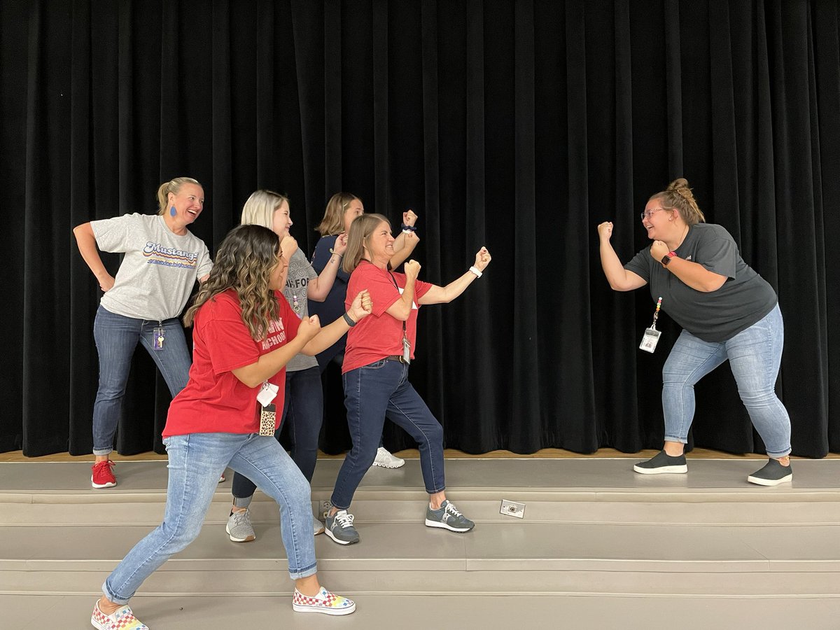 Battle of the Red Rail turned into “real” rivalry at <a href="/BESTexans/">BESTexans</a> this morning! CHHS vs GHS in real life. I know I’m teaching future Mustangs now, but all I have to say is....pfnd. Always a Panther at heart!🐾❤️🖤 <a href="/chhspanthers/">CHHS Panthers</a> <a href="/Grapevine_HS/">Grapevine High School</a> #WeAreGCISD #RivalryWeek