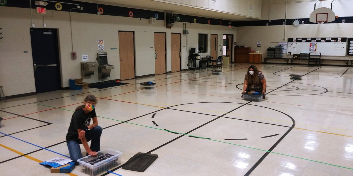 EnglemanLuann's tweet photo. CyberKnights coaches ready for 77 kids for robotics tryouts tomorrow. @BreannaMolix @KA_Knights #gisdrobotics @gisdmagnets @Mlluna13 https://t.co/YSKiy5VxUj