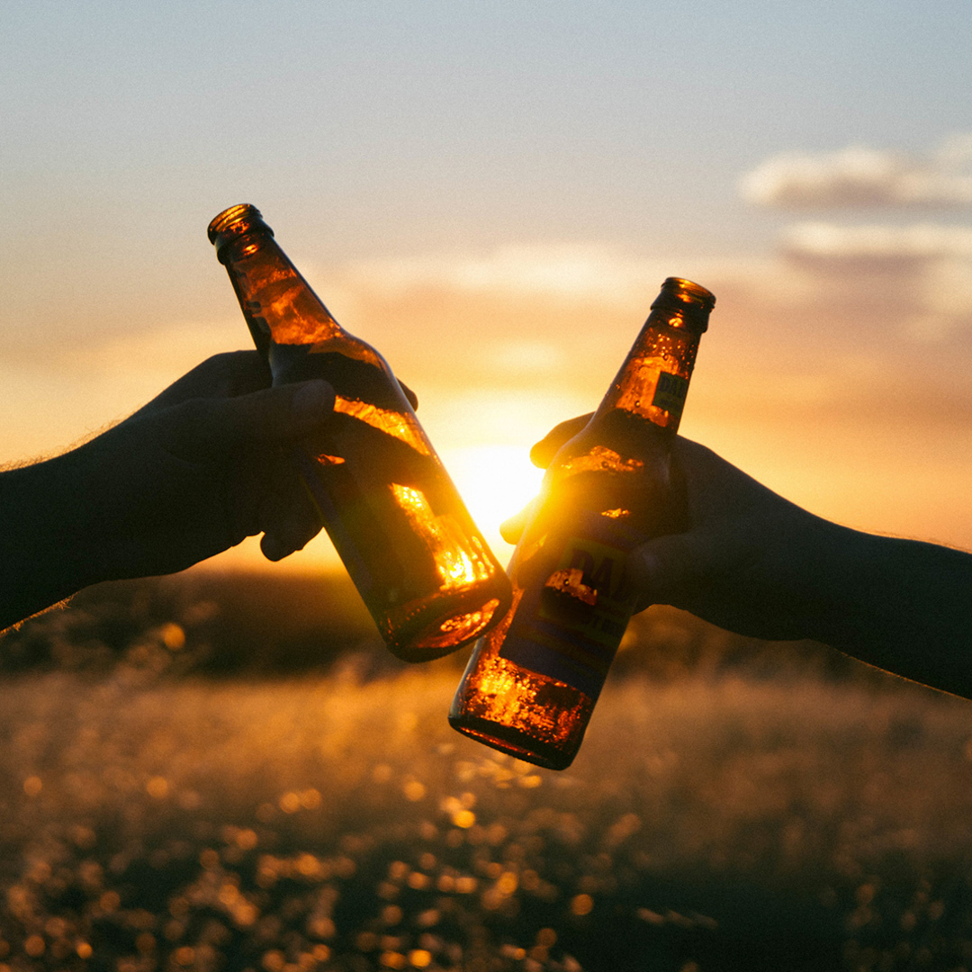 Logecamps's tweet photo. The days are getting a little cooler, aren’t they? We’re all rushing to get out there before the next season hits and we shift our adventures to whatever fall brings us. So let’s raise our sunglasses high and toast to the last weekend in August! It’s been a good one #LOGEcamps https://t.co/geDRA3YdPc