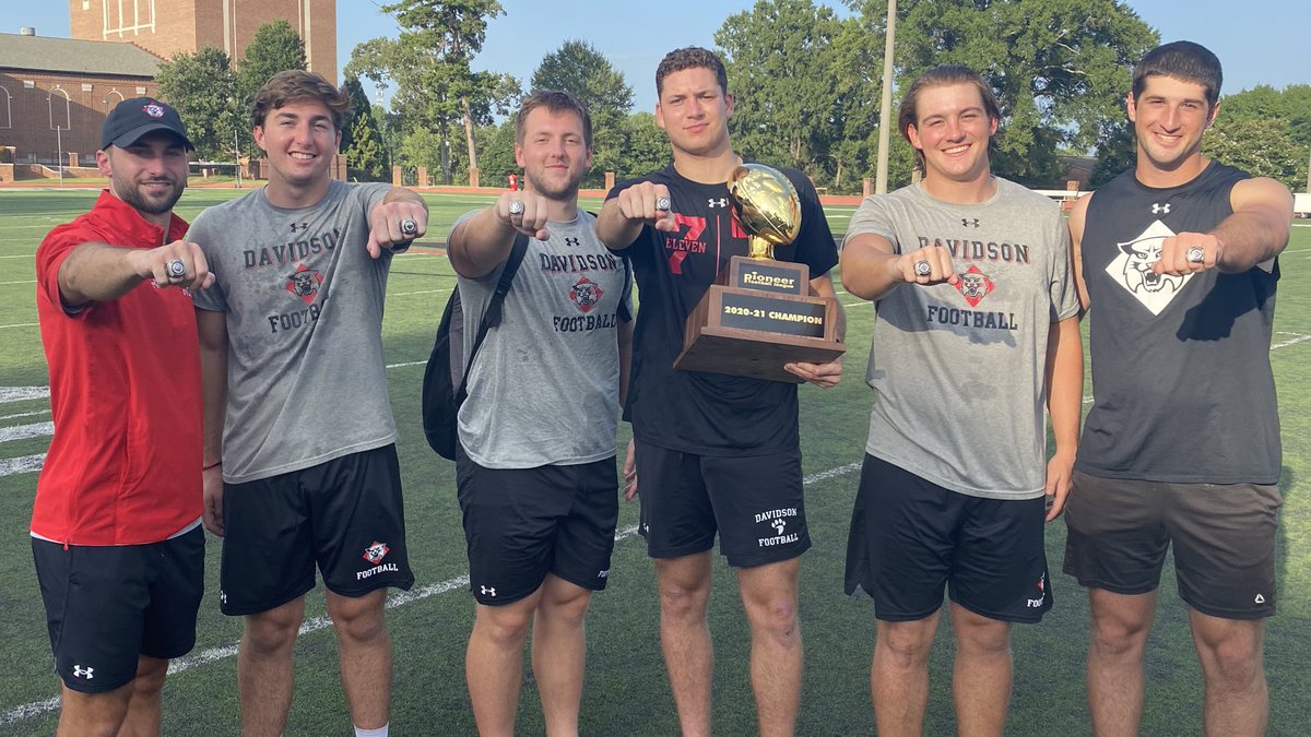 porter_abell8's tweet photo. Receiving championship rings from the spring isn’t a bad way to finish practice, these boys earned it! #PFLChamps #WE #AlwaysOpen #Hammers https://t.co/6X1wILIaPg