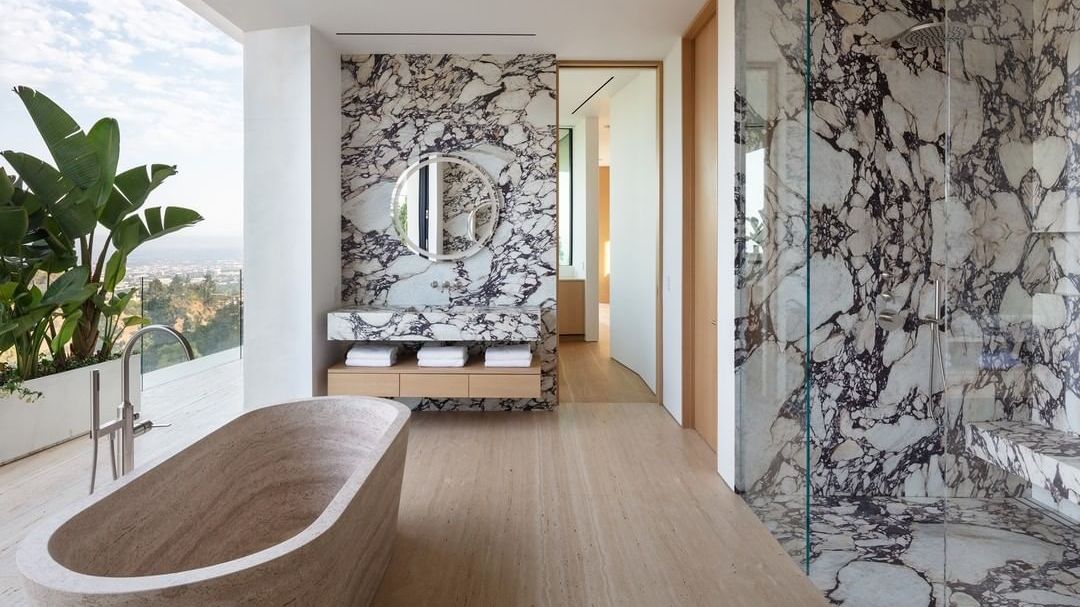 vdbcompass's tweet photo. Here is the @compass #spaceoftheweek! ✨⁣⁣⁣⁣⁣⁣
California design icon Richard Landry and Merkoh Development joined forces to create this organic modern Beverly Hills masterpiece.
•⁠
Represented by California Agent Tyrone McKillen  1274 Lago Vista Drive, Beverly Hills, CA https://t.co/fWEsOM3cem