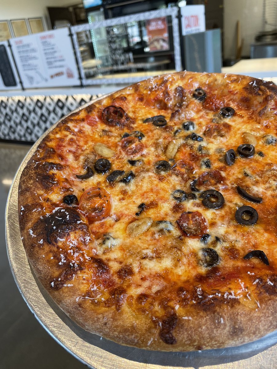 ChefGruel's tweet photo. All veterans and current military eat for free at @BigParm4 - currently take-out only, working on in-house delivery program soon. Thank you all for your service. https://t.co/OpYjVTAzXv