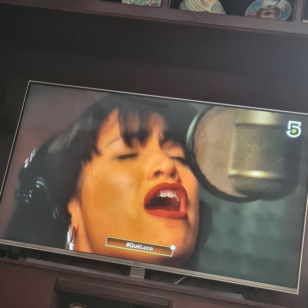 AMQY's tweet image. #QueLoco la única que le gustaba la pizza y estaba flaca por siempre 🤩