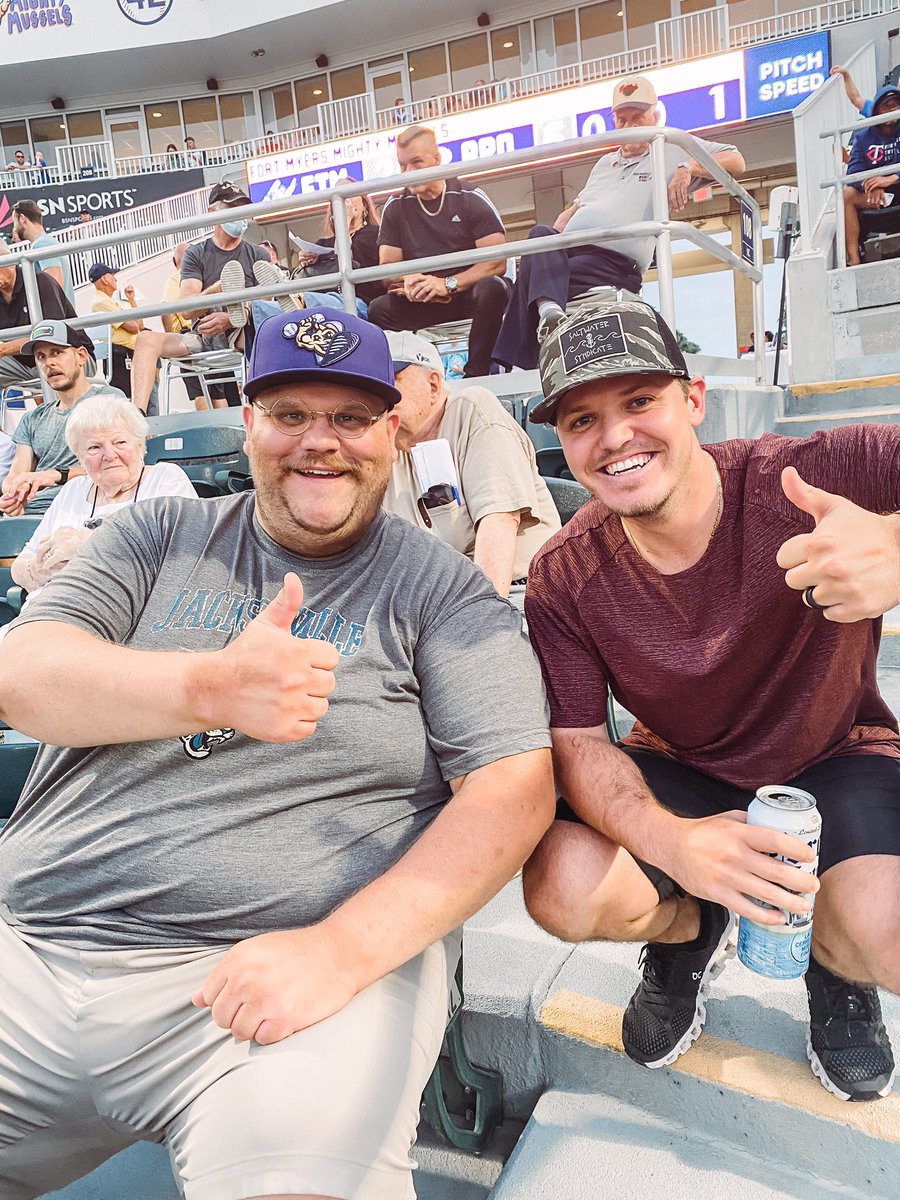 GageMorey's tweet photo. Met the 3x national champ @CoachDuggs https://t.co/sK0EdkzINC