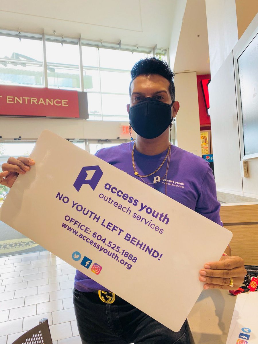 accessyos's tweet image. Mike &amp;amp; Vishad sharing the new PRO vehicle magnet decals!! @coquitlamcentre @PaladinSecurity #connectingwithyouth #projectreachout #community