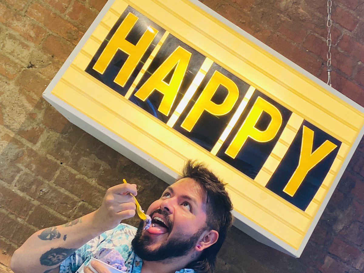BeefPhorrito's tweet photo. I'M #LOGISTICALLYDIFFICULT AND PROUD 🏳️🌈🌈👨❤️💋👨 https://t.co/YP02ugPDbV