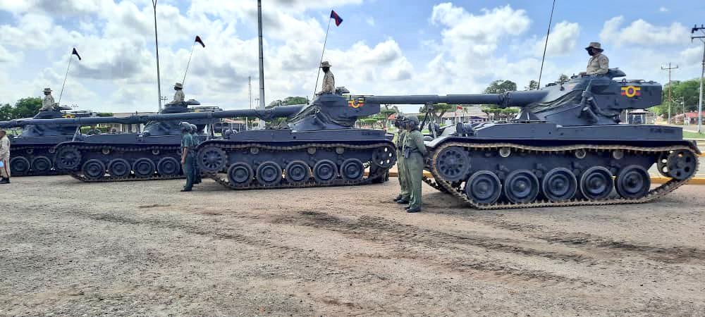 PrensaFANB's tweet photo. 📰 #NotaDePrensa || GJ Padrino López: "Seguimos caminando y batallando entre dificultades".
Enlace: https://t.co/BbVvf97pIe https://t.co/Hz0dzB7LKF