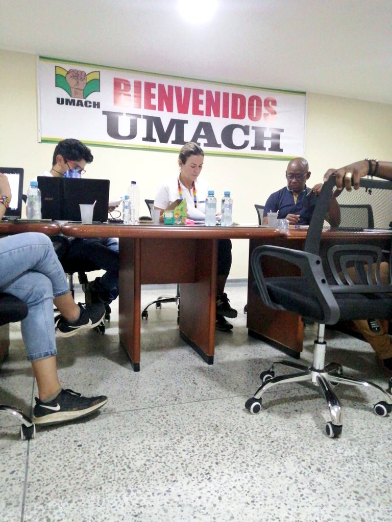 LinaBarreraR's tweet photo. Seguimos trabajando con los representantes del Comité Cívico Departamental por la Salvación y Dignidad del #Chocó, para consolidar las estrategias de acompañamiento en deporte y recreación que se implementarán para el desarrollo de la región. https://t.co/reKVRGenEI