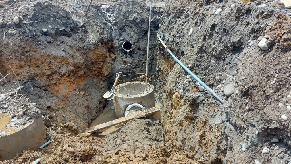 GADM_GP's tweet photo. 👷🏻Servicios básicos realizó arreglo de fuga de agua en la red principal que conduce al sector Aguas Turbias https://t.co/5r73bB2LJJ