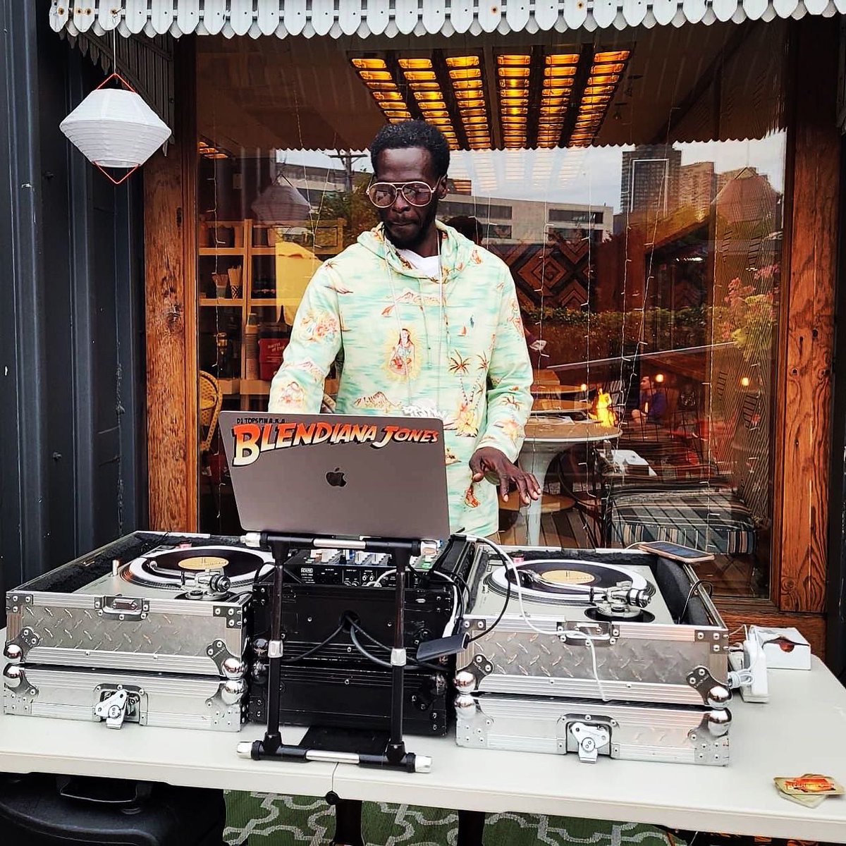 djtopspin's tweet photo. #catchthesehands outside 2NITE [6-10p] &amp; tomorrow [5-9p] @ CITIZEN Campfire [LQA] rockin 🔙✌🏿🔙 golden hr 🌞sets to Ursher you into the wknd. Pull 🆙 &amp; partake in a 🏕🔥 vibe w/ ya boiiii #sunroofTOP &amp; #virgo #season #collide #freakinthe #frequencies #frequently 👁NeedItFromThe🔝 https://t.co/PHJT7cP0N8