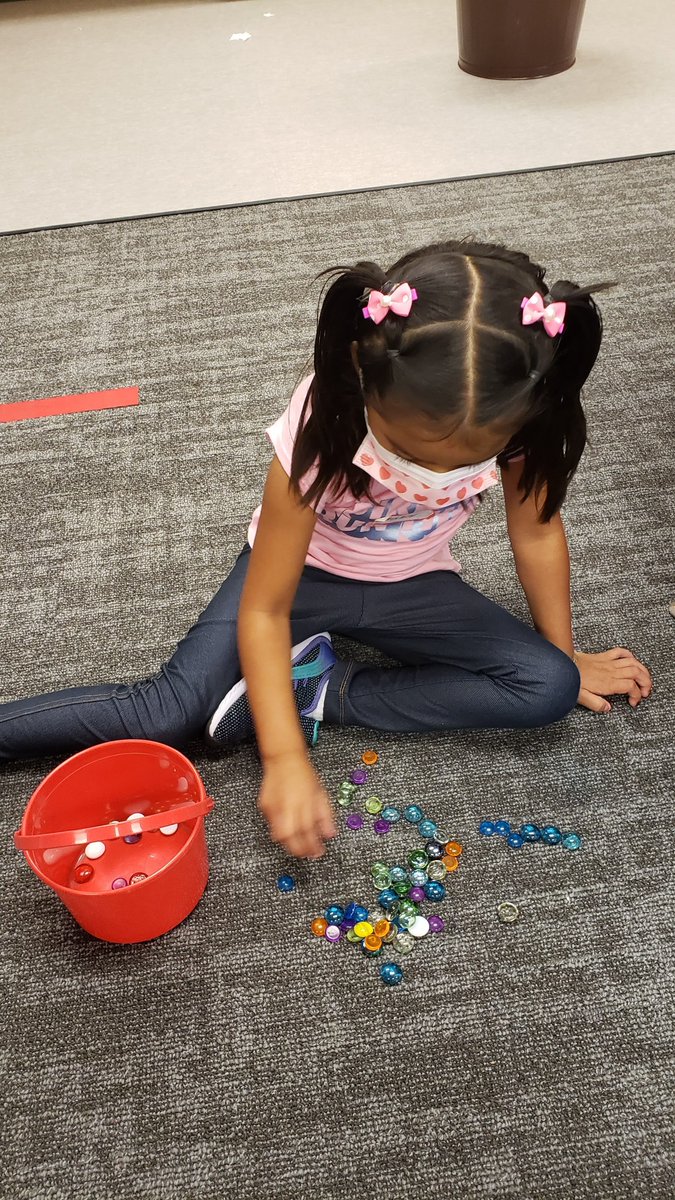 CheKinder's tweet photo. @CheKinder students @CaldwellHeights are off to a great start! We had our first full week filled with exciting learning!! #BeTheDifference #RRISD @che_pyp @Ms_SanMiguel @Bri_annaJ10 https://t.co/5J37JzIdIg