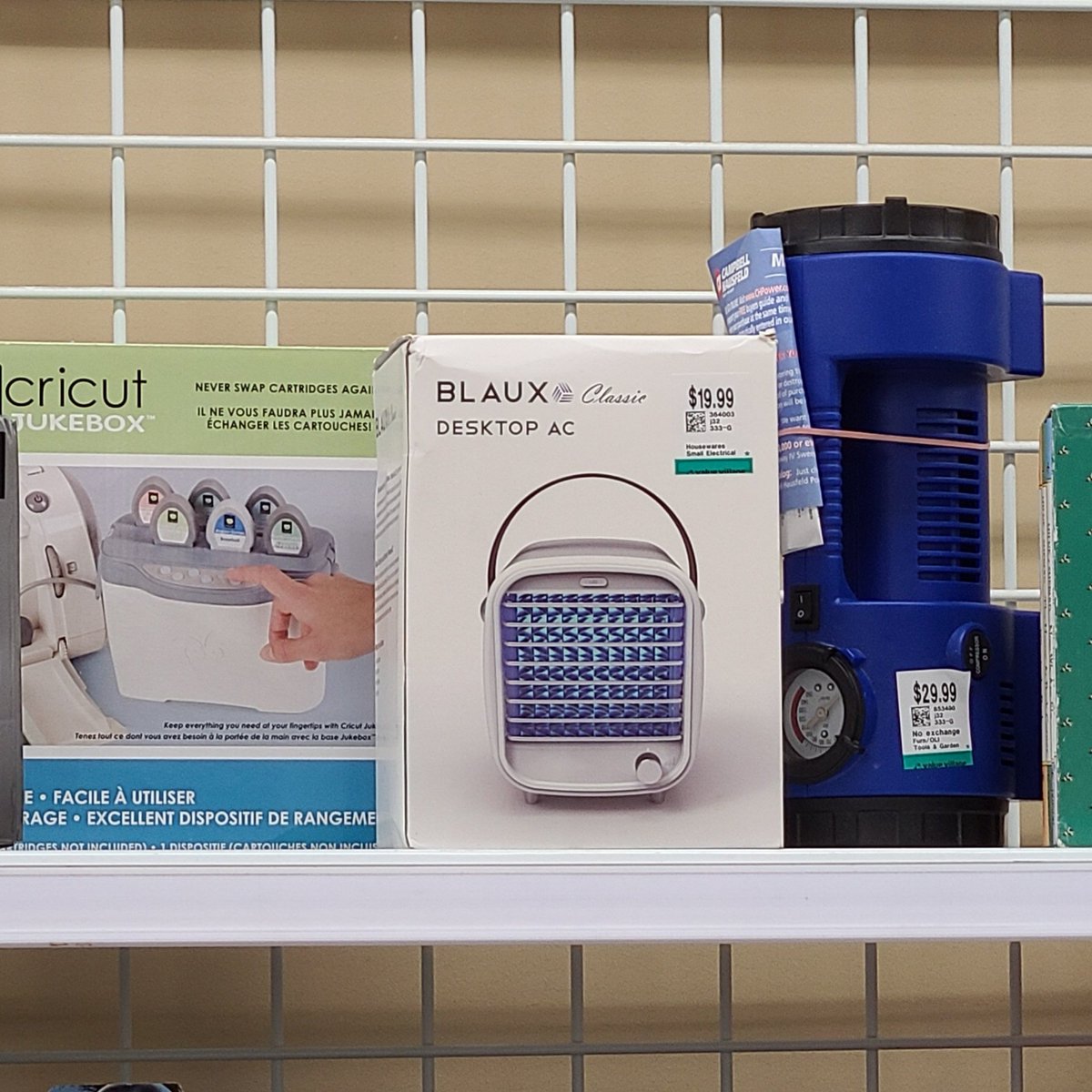 wpg_msmith's tweet image. @thecomputerclan Meanwhile, at a Value Village here in Winnipeg... 🤣

#blauxitoutyourear #scambusted