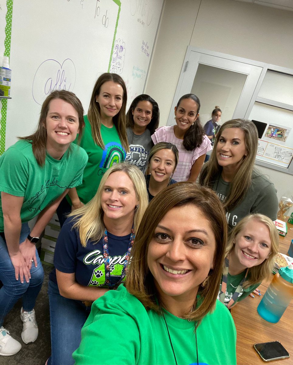 MrsNewman16's tweet photo. We have the BEST support team. They covered our lunch and recess duty which meant we got one whole hour to eat lunch together. Love this team❤️ thanks for the laughs today @ace3rdgrade @campbellcubs https://t.co/4gkPRzXA31