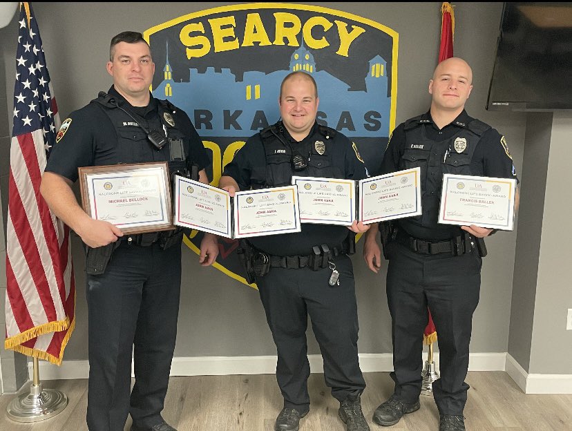 Officer Bullock, Aska, &amp; Ballek receiving <a href="/UA_CJI/">CJI of Arkansas</a> awards for saving lives with Naloxone 💯🏆👮🏼‍♀️🚔