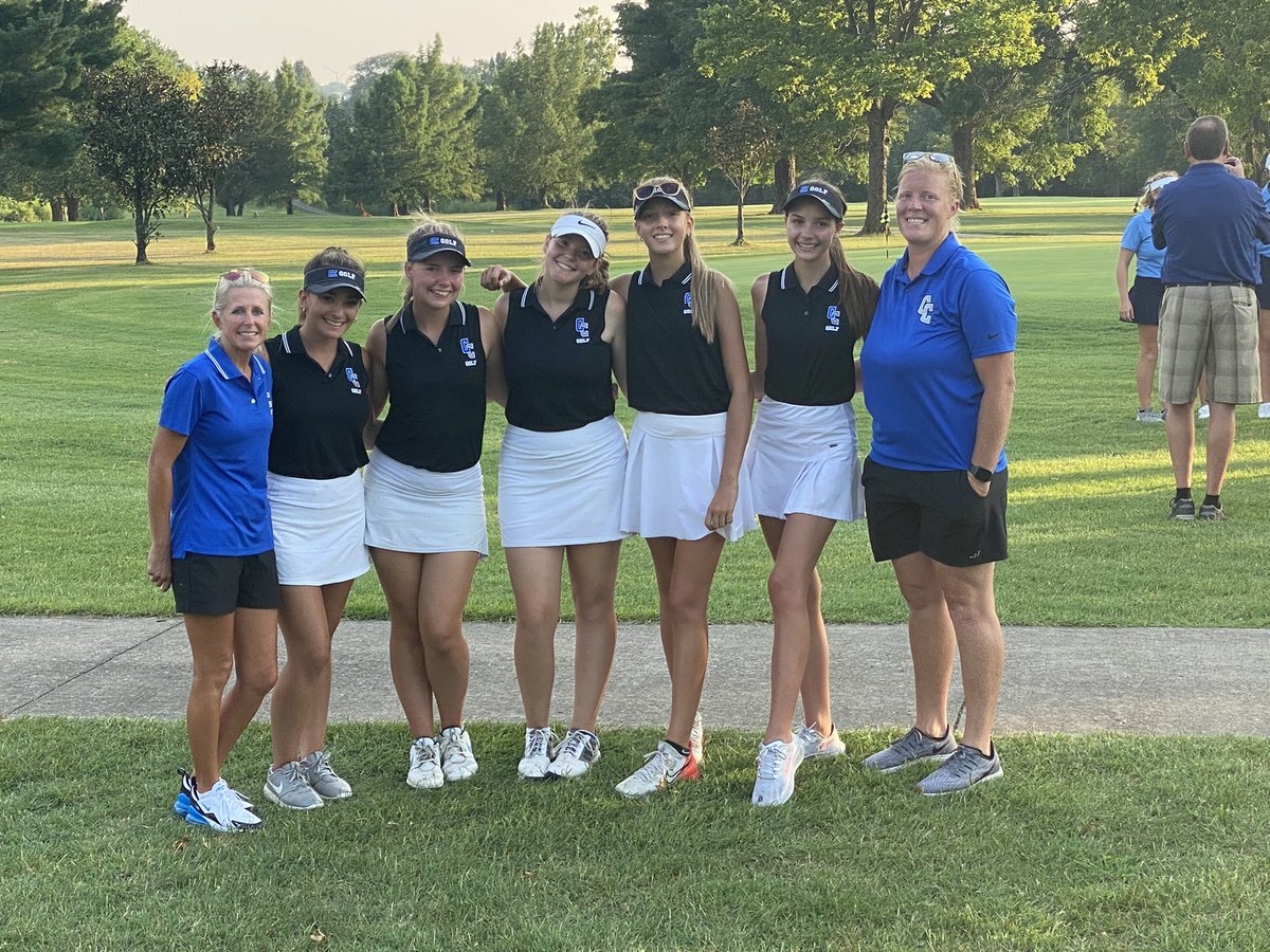 CavaliersGolf's tweet photo. The varsity girls took 2nd with a team score of 180 tonight against Father Tolton, Palmyra, and Hickman! Way to go ladies! #Varsity #cchsgolf #cavsgolf #family #firstmatchoftheseason @CchscavsA https://t.co/5Q7dEKdlcS