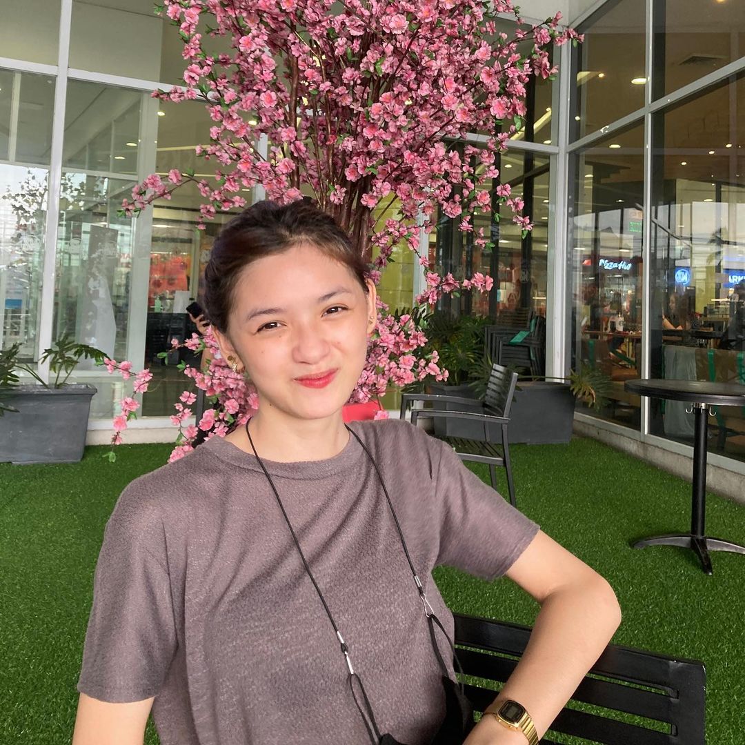 KarlaVerseOFC's tweet photo. Ganda nung halaman sa background @iamrcdelapaz hahahaha
#KARLAstingLove
#KarlaVerse https://t.co/W6xI6NTxrw