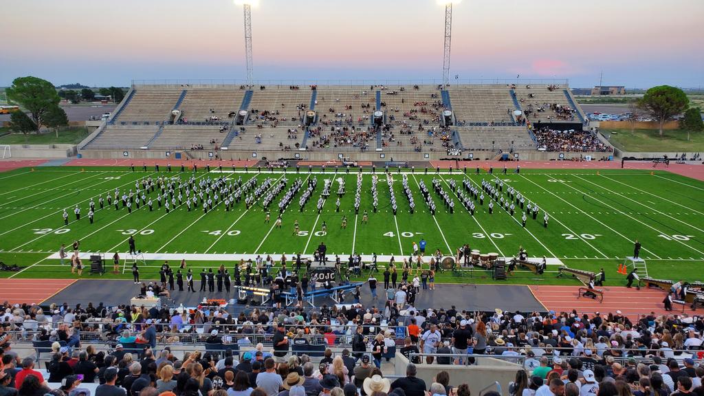 MrJTmath's tweet image. The Permian Geometry team supporting  The MOJO Football Team and the MOJO Band,  Go MOJO!!!  @mathmunky @mathmaestratx #gomojo #trejomath #phsmojomath @PermianSports @Permian_Band
