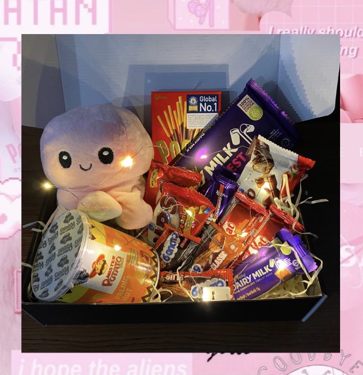 Dinosorry_co's tweet photo. @poorsquidward Bismilah🤍 Hi tumpang lalu. Saya ade buat suprise box murah2 je , harga bermula dari Rm 12 hingga Rm 53 sahaja😱😱 serius berbaloi! And sekarang kita ade buat offer‼️😱sempena Merdeka🥰kalau berminat boleh pm. Tak nk beli takpe tolong Rt untuk rezeki saya je . Terima kasih 🥰 https://t.co/w4e8ZDq0Ta