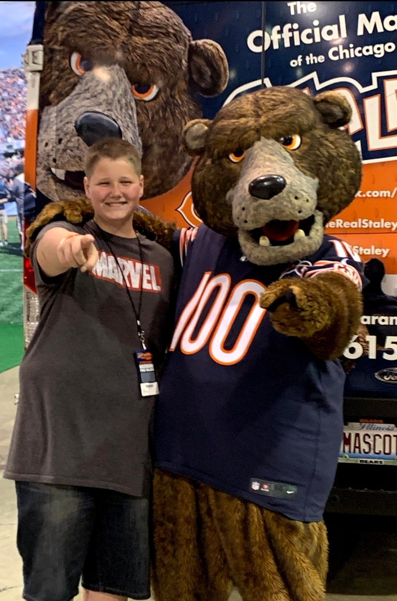 HunterAndrews70's tweet photo. Me and Staley kicking it. https://t.co/6Zhkch05Z5