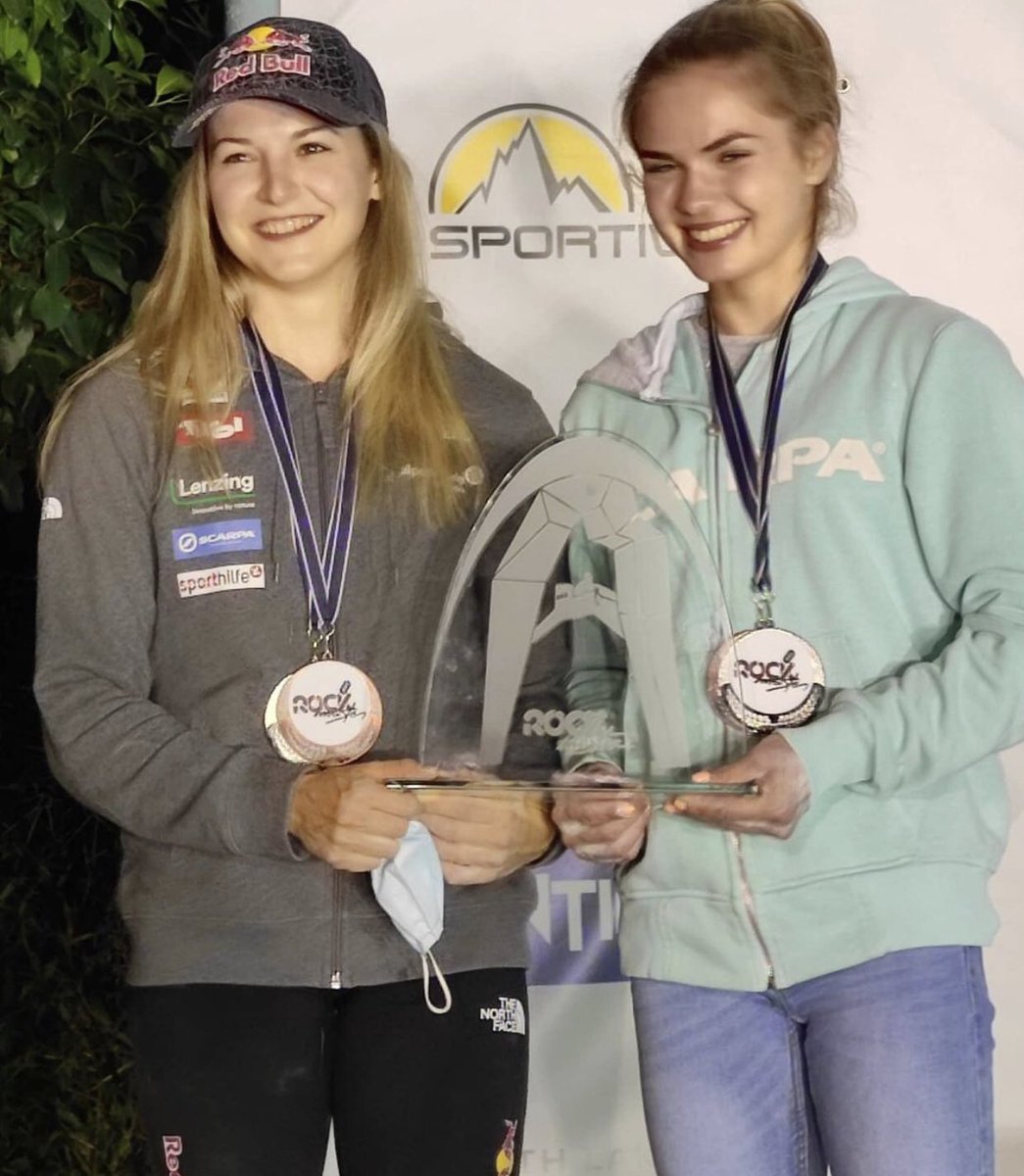 En chicas ha habido empate en la primera posición: Vita Lukan y Jessi Pilz lucharon hasta el final e igualaron su resultado para compartir el oro