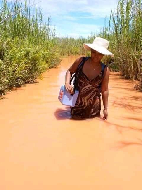 This is a nurse getting vaccines out to patients in Madagascar. The entitled antivaxxers dont know how lucky they are.