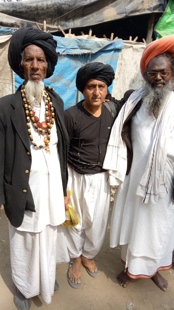 firozeshakir's tweet photo. Documenting the #Malangs at #lmakanpur 
#madarriyasilsila
#sufism https://t.co/ZhRk2orVy7