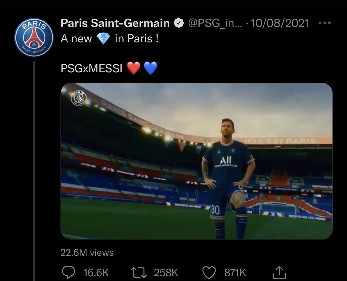 unitedupdates's tweet image. 3 times as many RTs 🔁
2 times as many likes ❤️
4 times as many responses 💬

Cristiano Ronaldo, the GOAT on &amp;amp; off the pitch 🐐 #MUFC