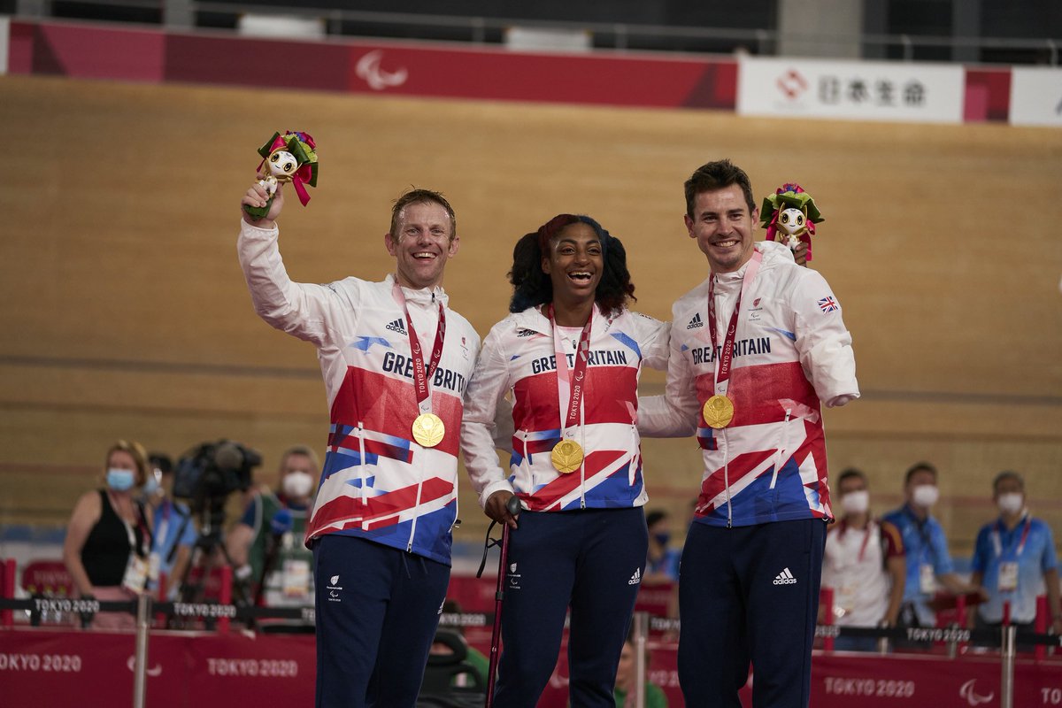 Iconic 🥇🥇🥇

While you were sleeping: a Team Sprint for the ages. 🚴‍♀️ 🚴🚴

#ImpossibleToIgnore 
#Paralympics