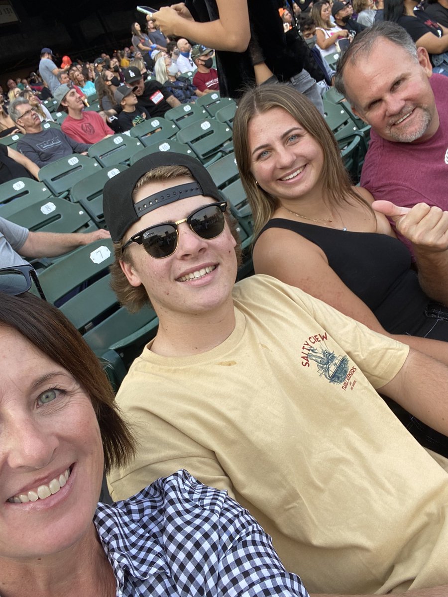 karen robman tweet media