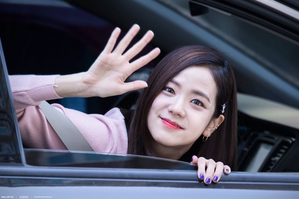 Jisoo певица. Jisoo. Lee youngji. тойота витц 2019. Bird emoji.
