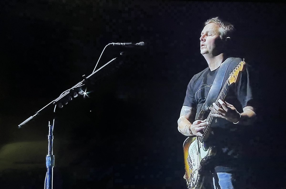 PearlJamCOL's tweet photo. Eruption 🤯
#PearlJam #MikeMcCready #Eruption #VanHalen #EddieVanHalen #PJMoline https://t.co/PHkbCtXOtB