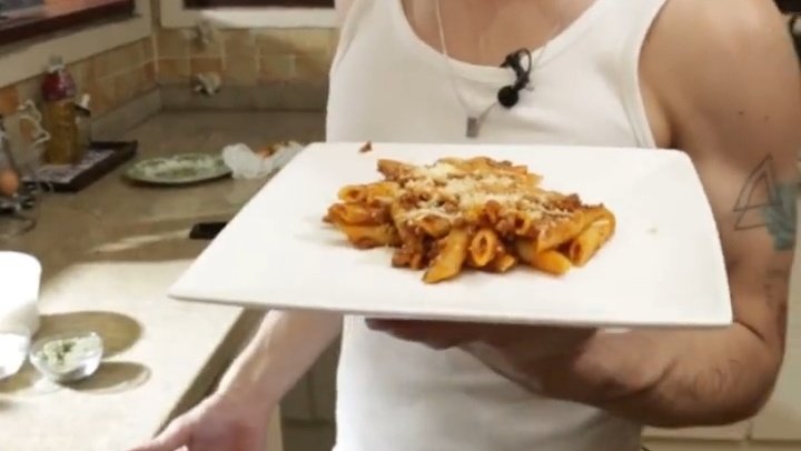 UniversoDoFiuk's tweet photo. COZINHANDO COM O SEU FIUK

agora a NASA VEM

No epsódio de hoje, Fiuk inova na forma de usar o escorredor de macarrão, confira abaixo⬇️

Veja +:
📲: https://t.co/7DrpGoOrl1 https://t.co/eXXRN1lGcZ